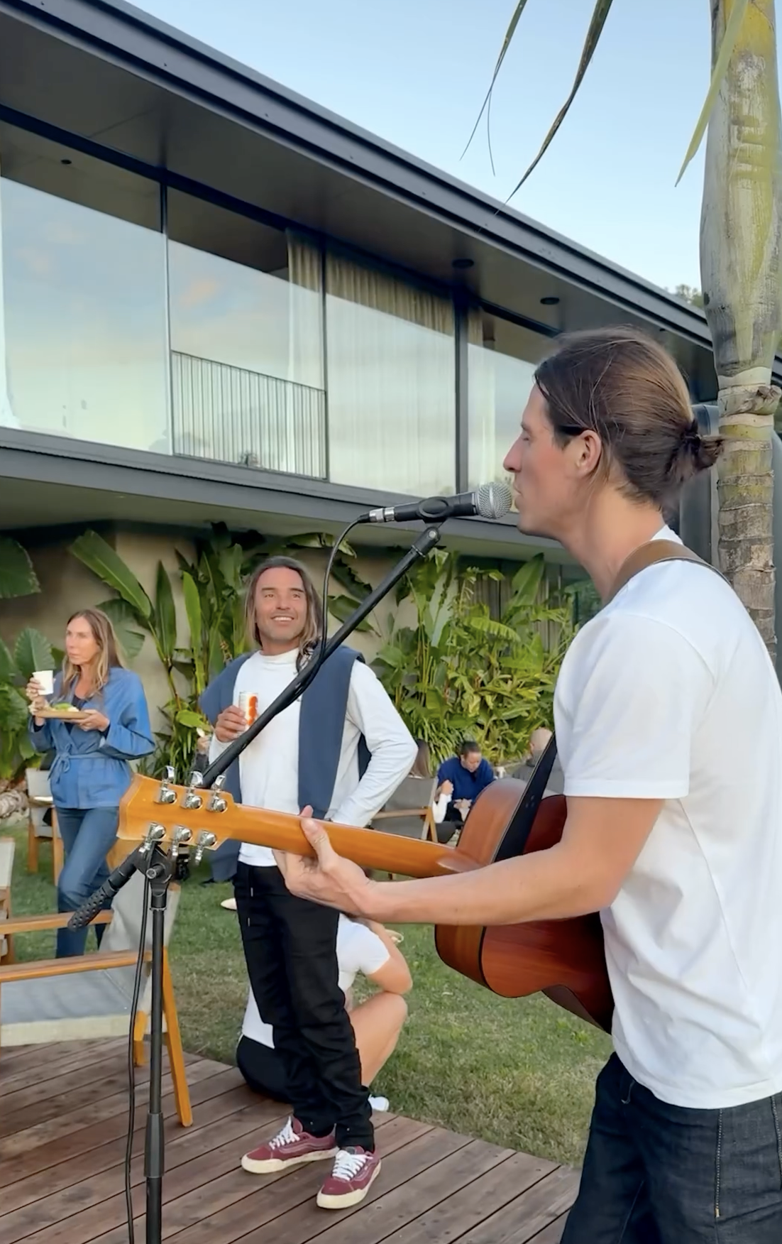 Wedding live music at reception